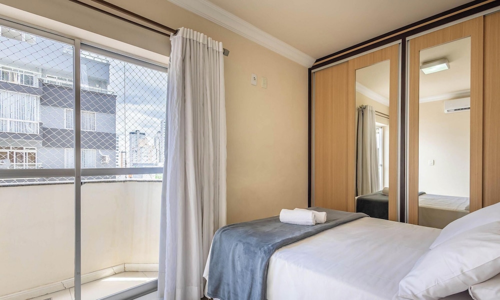 Apts Just 210m From the Beach in Balneario Camboriu - Edis