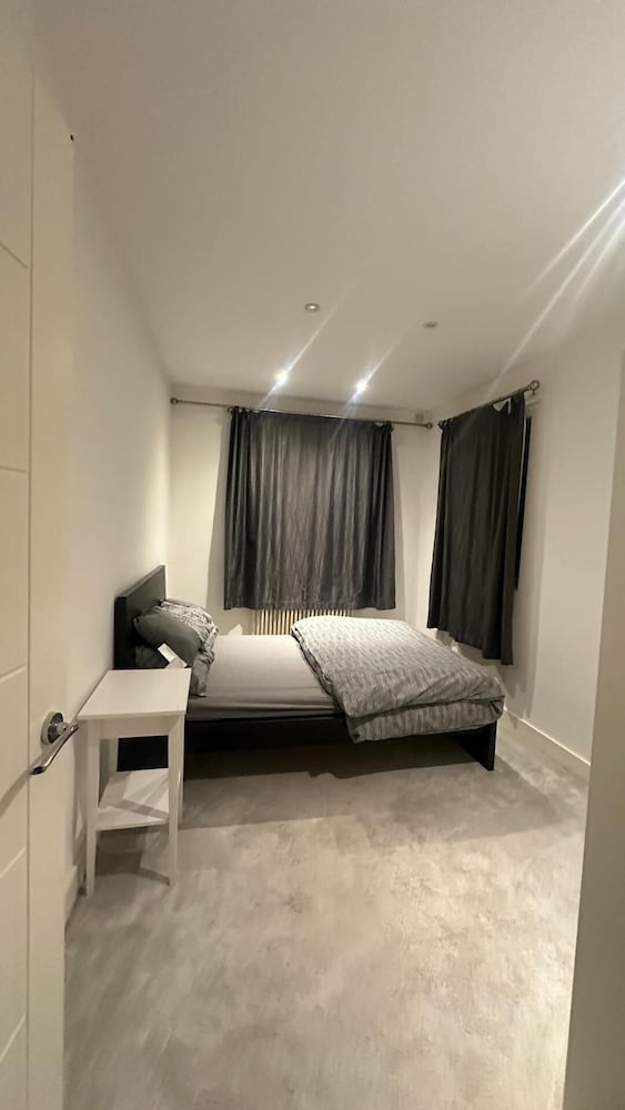 Charming 3 Bedroom House in West London