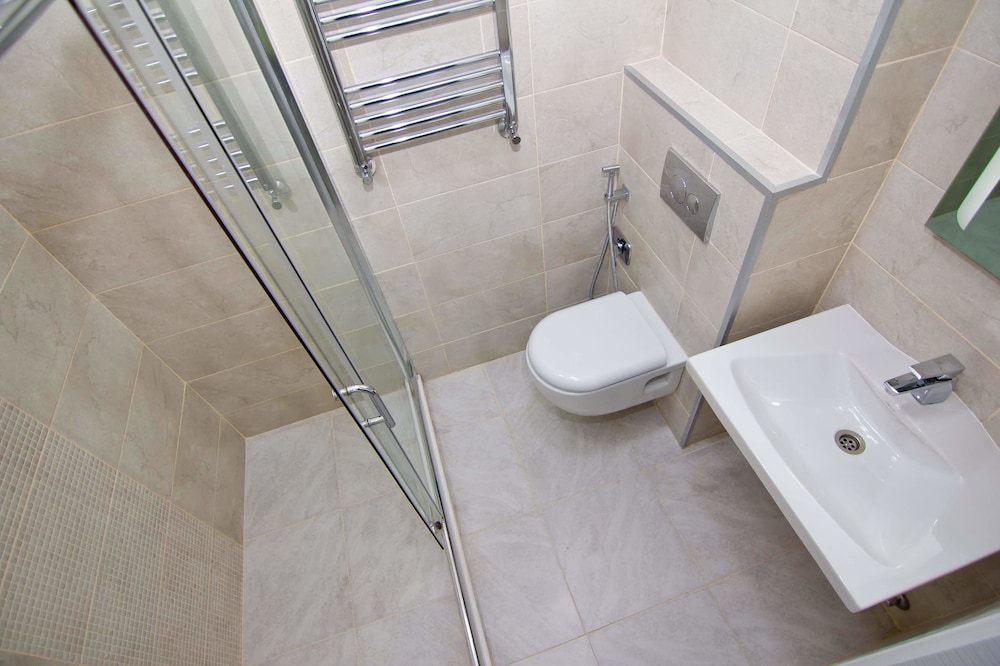 Gorizont en Batumi — bathroom