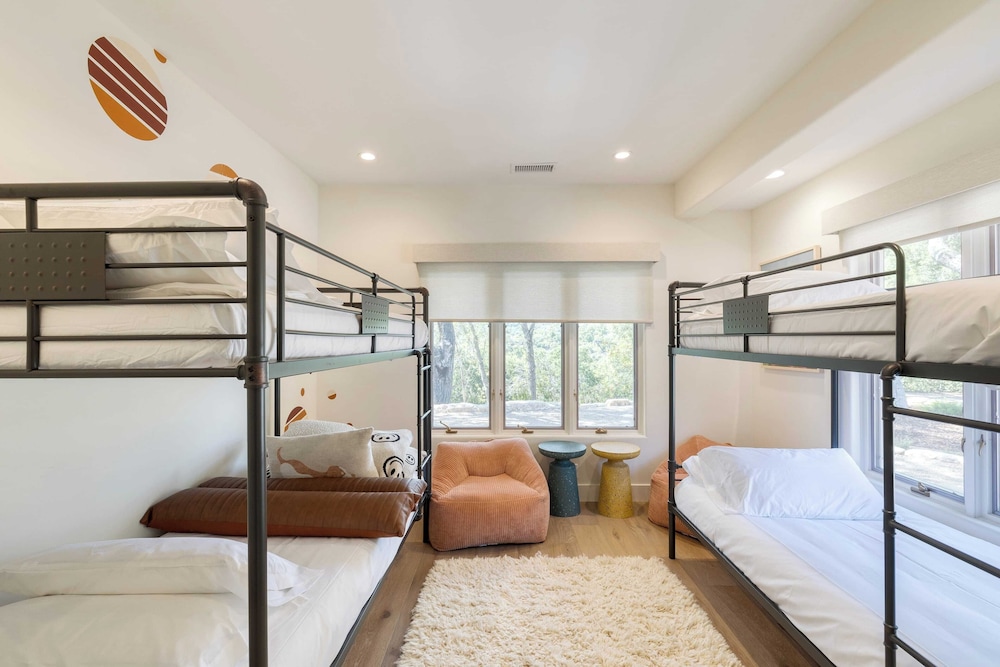 Rancho Robles by Avantstay Vineyard Villa w/ Views, Pool & Privacy