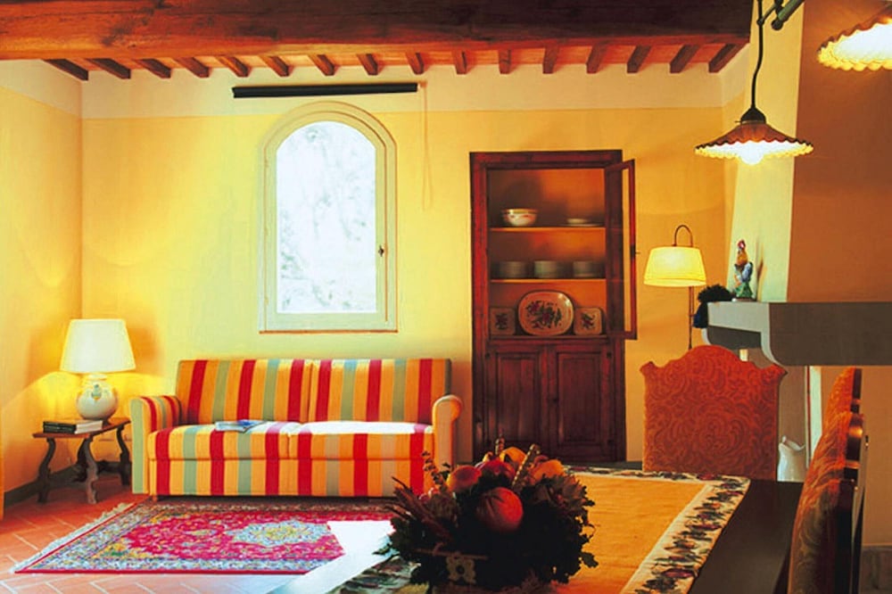 Apartment in Tuscany With Golf & Pools view 2