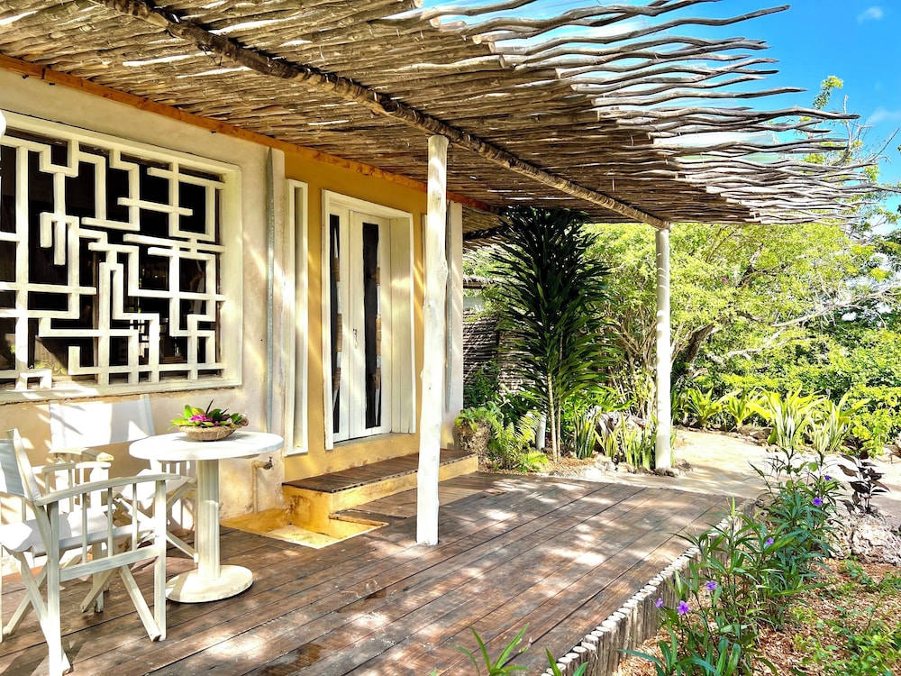 Rock and Sea Resort