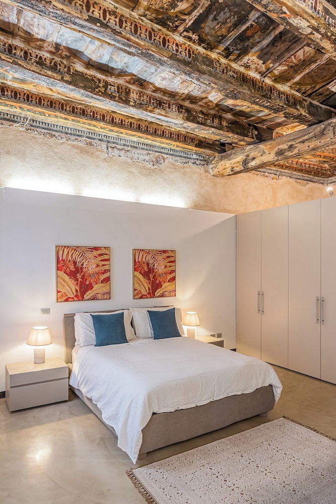 Rovelli 41 by Rent all Como