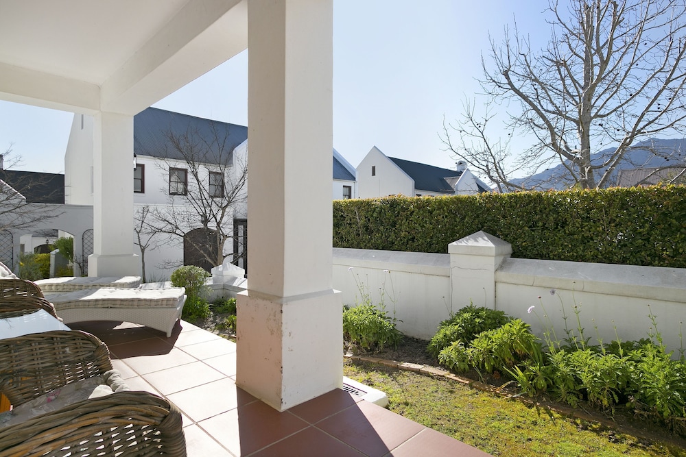 Winelands Golf Lodges at De Zalze