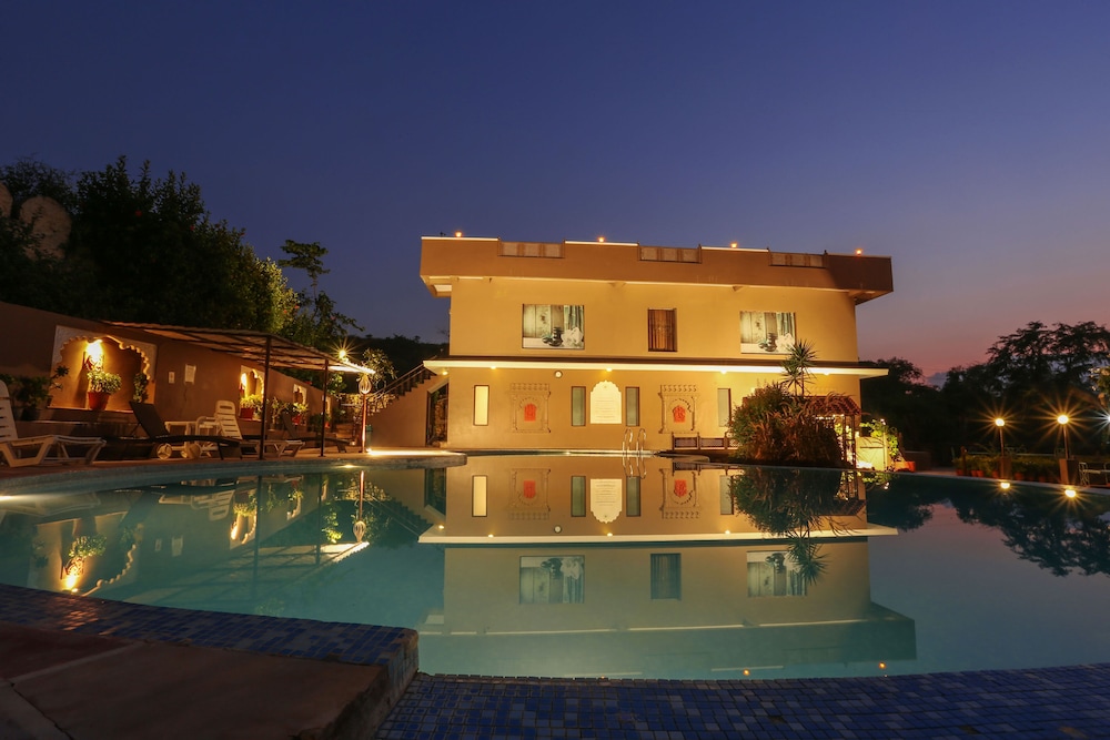 Mulberry Araliayas Resort & Spa