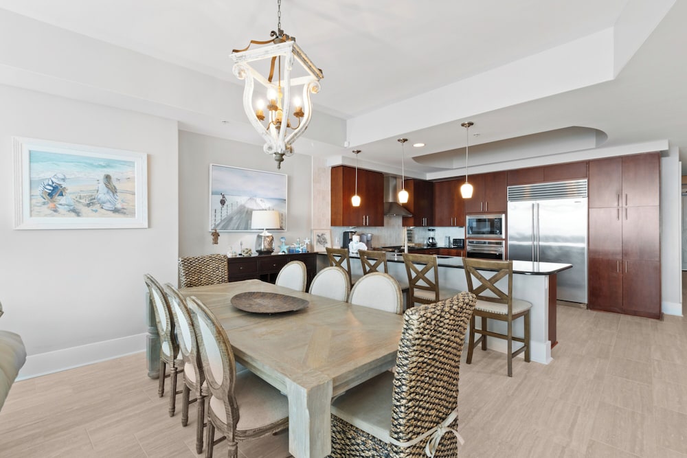 Turquoise Place Condos