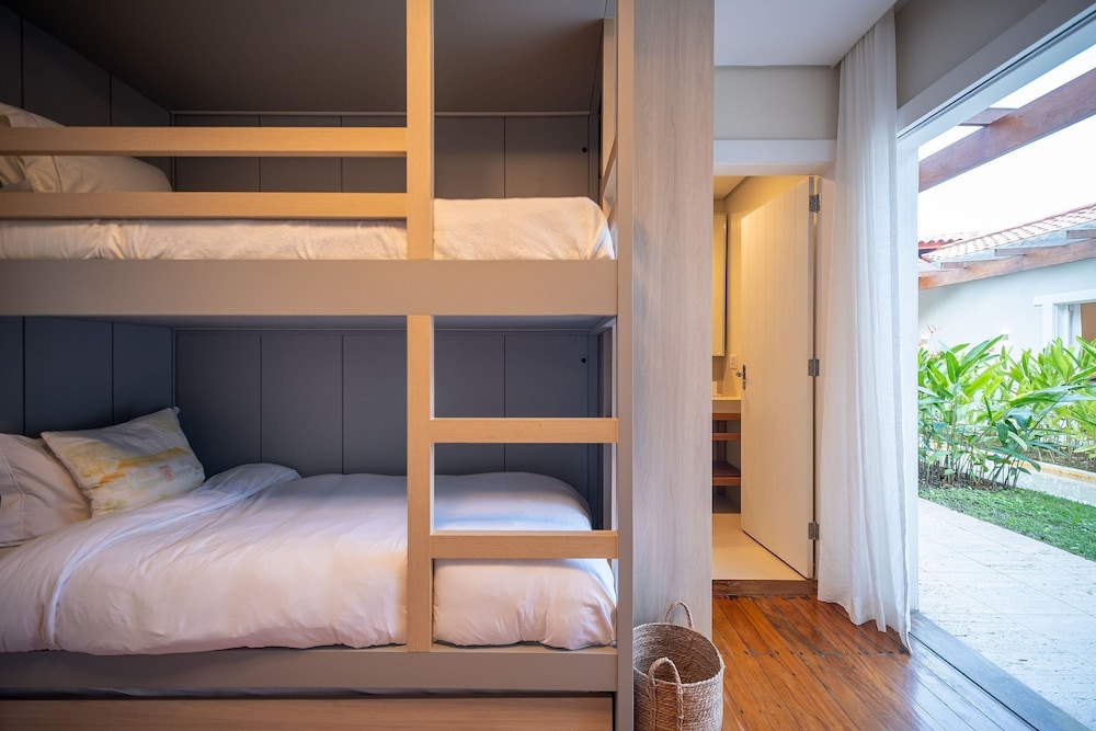Angra - Mombaça | Mansão Espetacular Beira-Mar, 7 Suites - por Casapē Rio