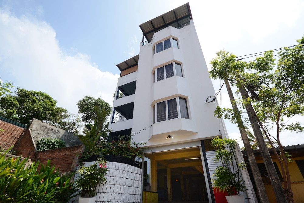 Monsoon Suites