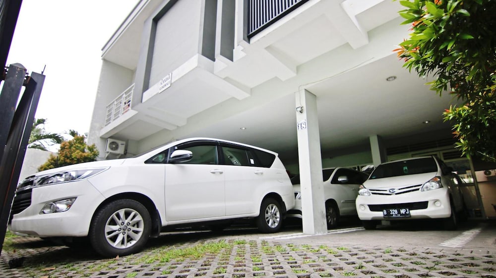 Kanwa Residence