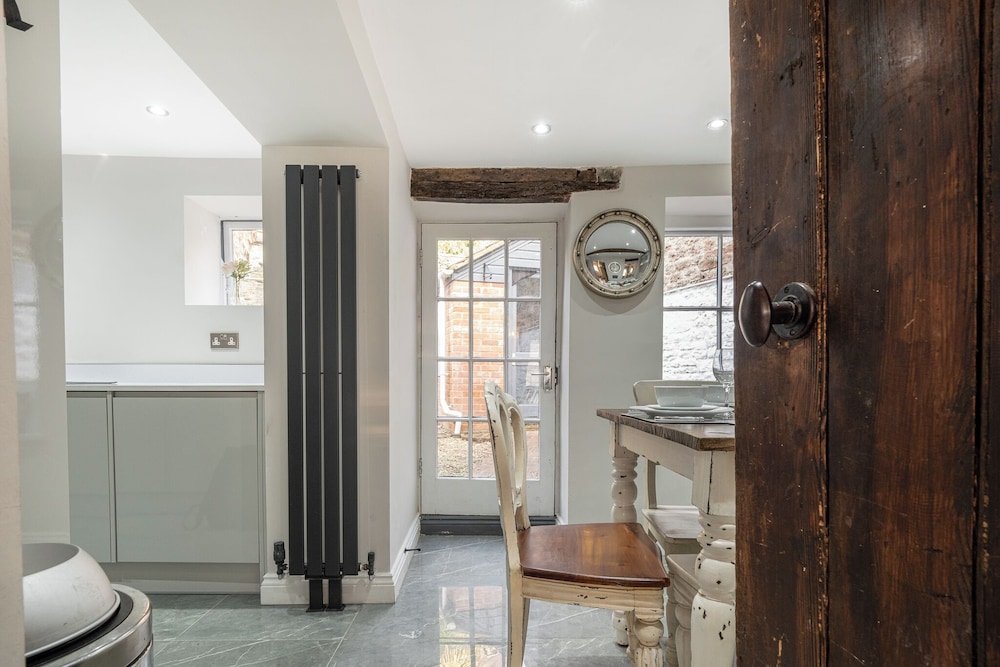 Eilmers Cottage Lovely 4BD in Malmesbury