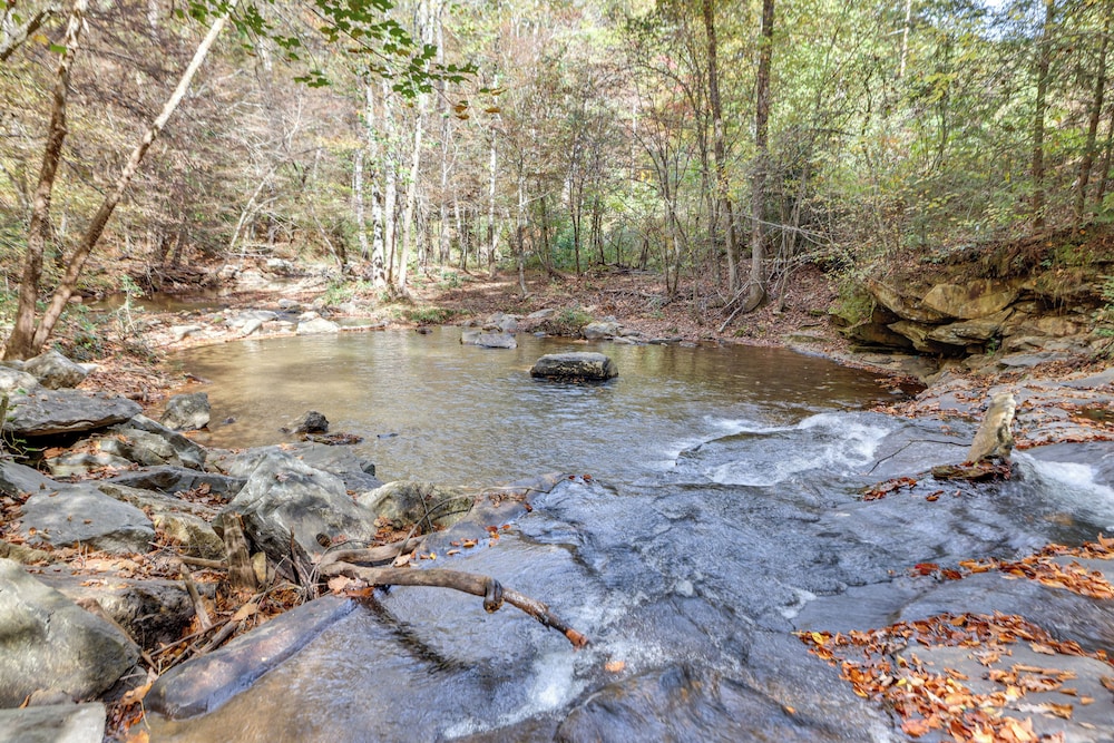 Forest-view Gem on Vaughn Creek < 1 Mi to Dtwn!