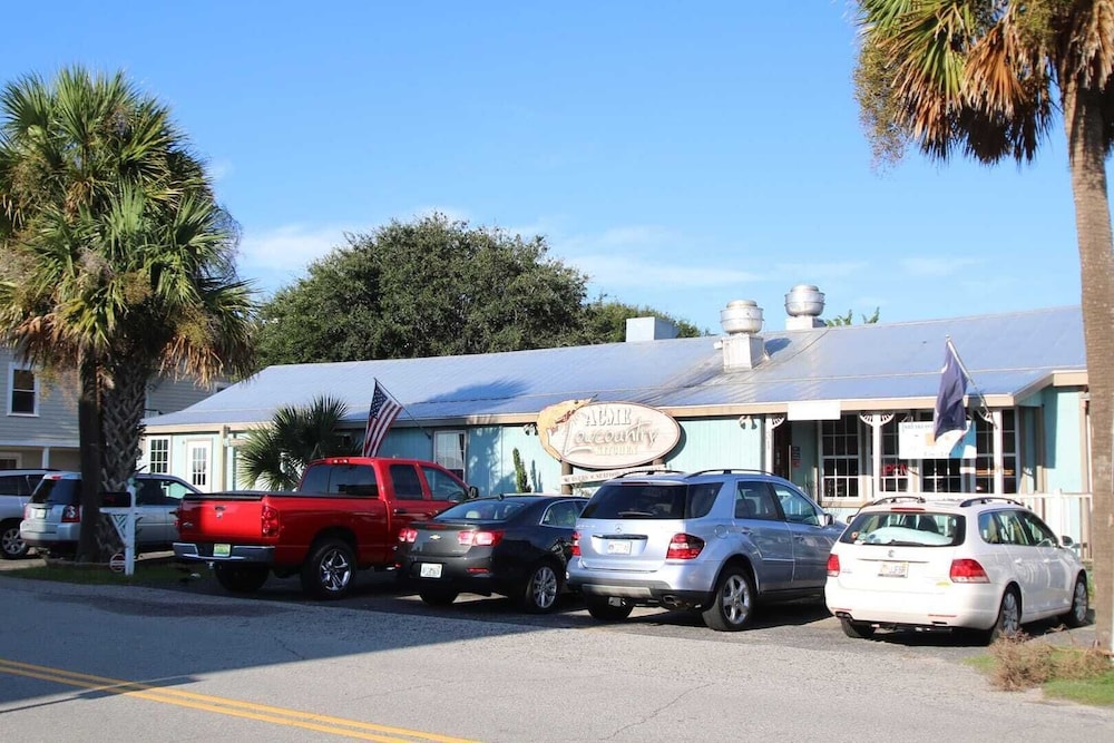 6 10th Avenue by Avantstay Steps to the Beach Pool 2691 Sqft