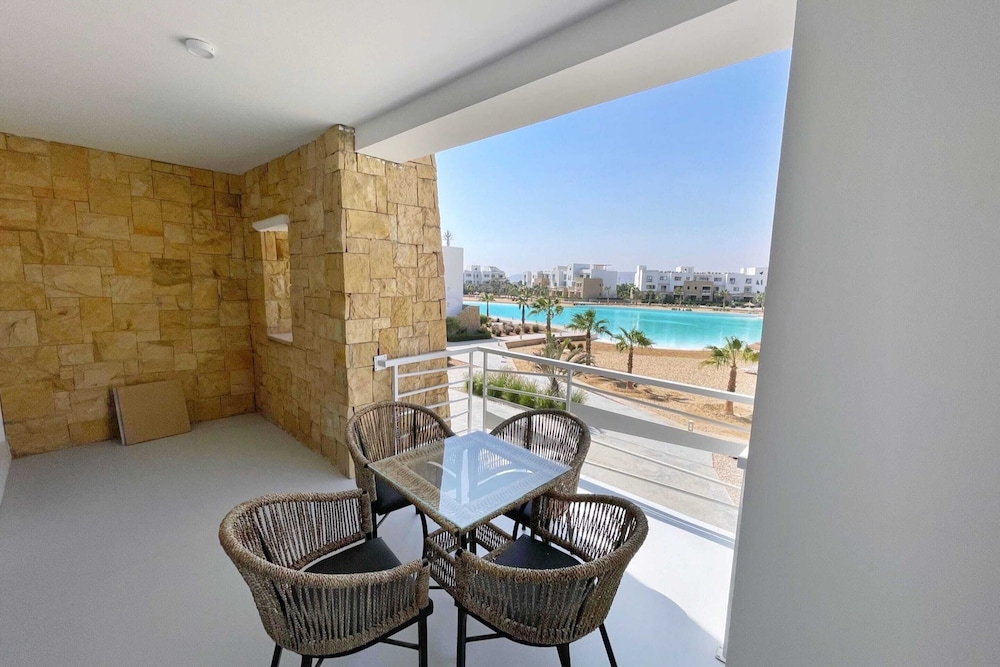 Xuru Stays I Charming & Beautifully Styled 3bdr @ Swan Lake Gouna