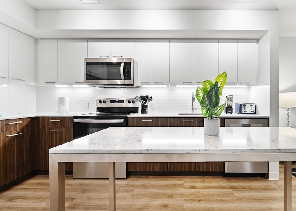 Furnished Apts near Harvard Stadium