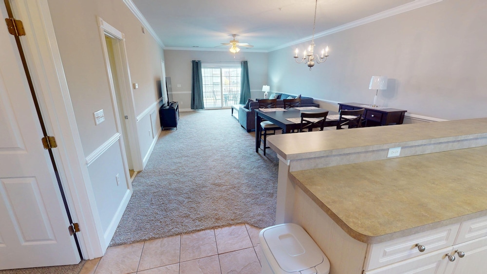 Magnolia Pointe Luster Leaf 4879-303 2 Bedroom Condo