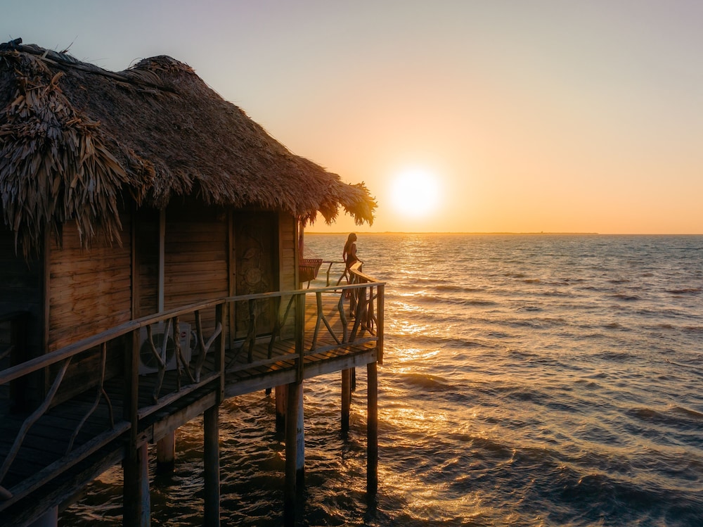 Thatch Caye, a Muy'Ono Resort