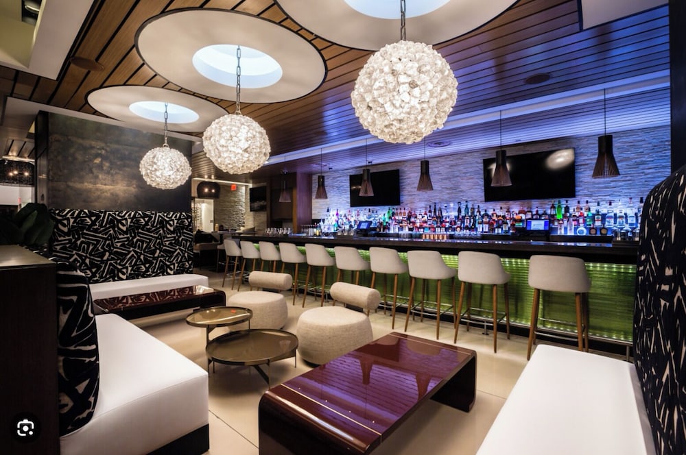 Ava's Suite 37th FLR PALMS PLACE
