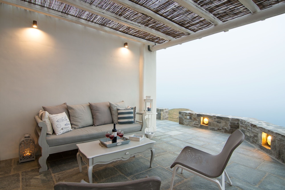 Serifos Houses Diasella
