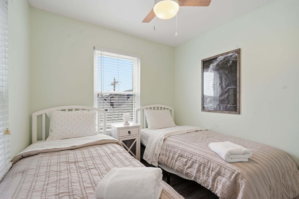 Sea Bright Gem Steps To Beach + Parking 4 Bedroom Home