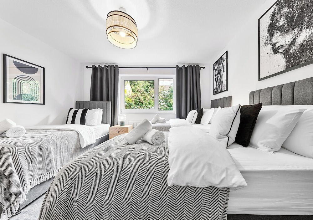 2BR Flat, Free Parking, Close to Airport & Centre