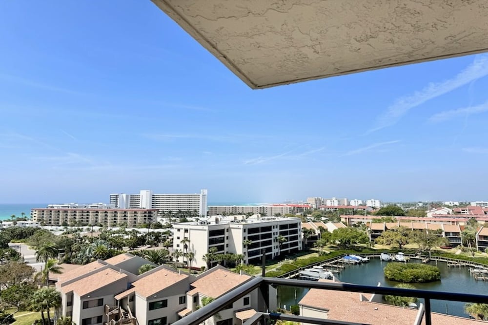 Anchorage Resort 9th Floor 2-Bedroom Condo with Balcony- Gulf View! Pool/Beach 2 Condo