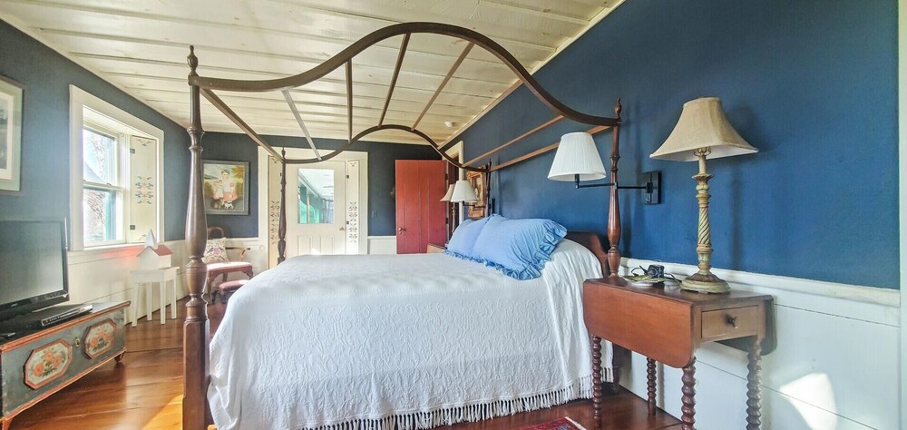 Old Orchard House