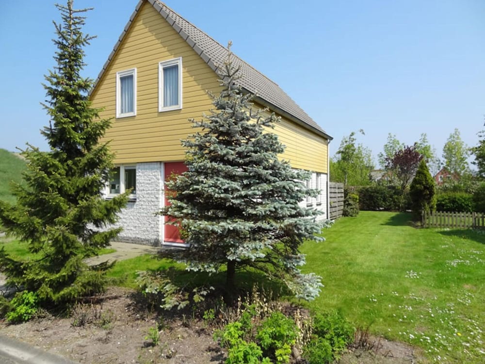 Holiday Home in Zeeland With Garden Terrace