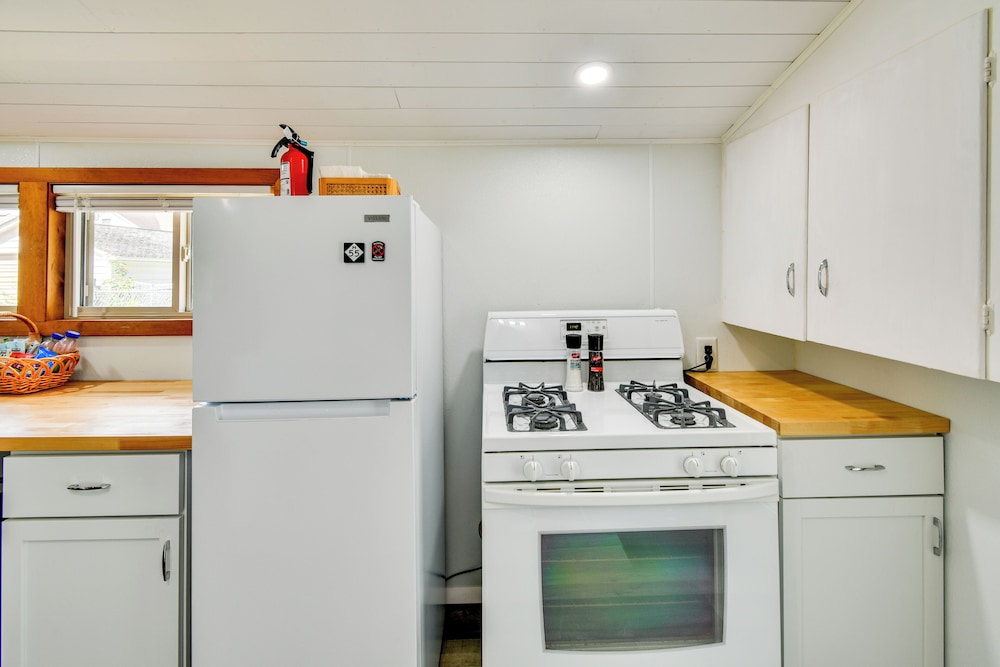 Walk to Houghton Lake: Cabin w/ Fire Pit!