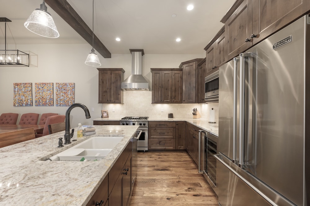 Summit Place At Lakota 4 Bedroom Townhouse by RedAwning - Property Image 8