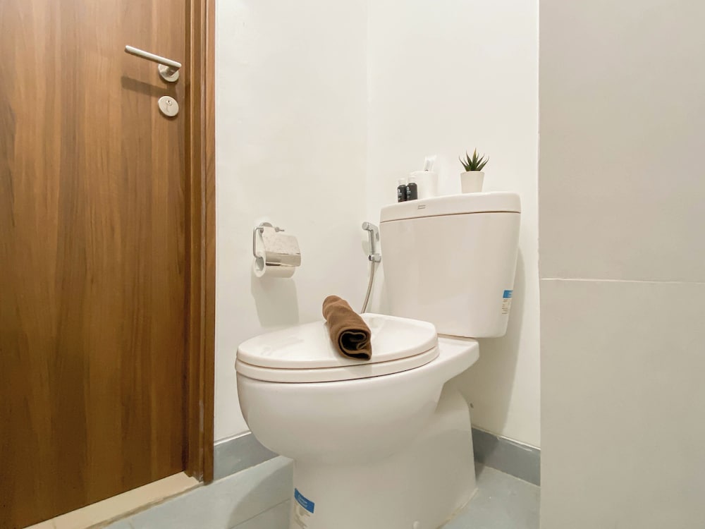 Simple Rest Studio (No Kitchen) At Lrt City Sentul - Royal Sentul Park Apartment