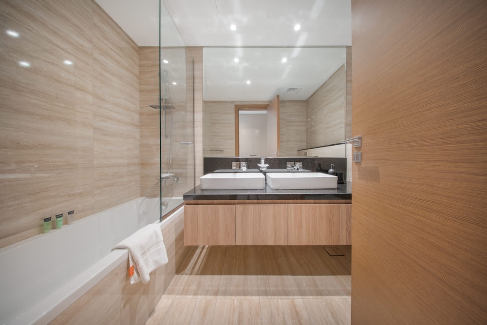 Extravagant 2 Bedroom in Urban Oasis Perfect for 6
