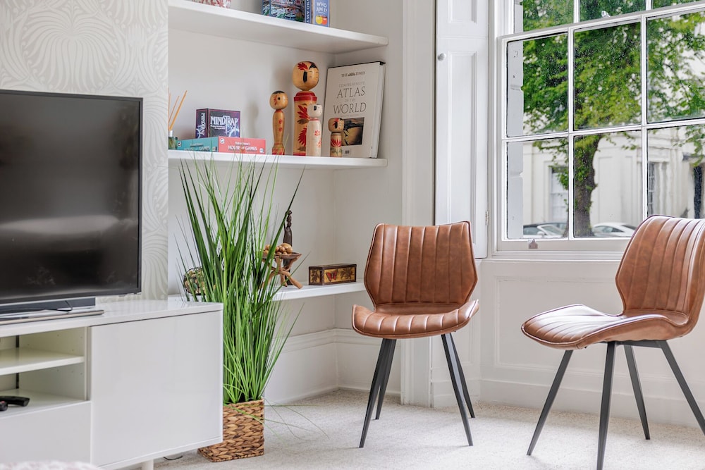Stylish 5BD Townhouse in Leamington Spa