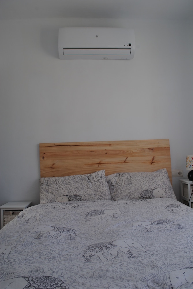 Charming Apartment Close to the Beach photo 2