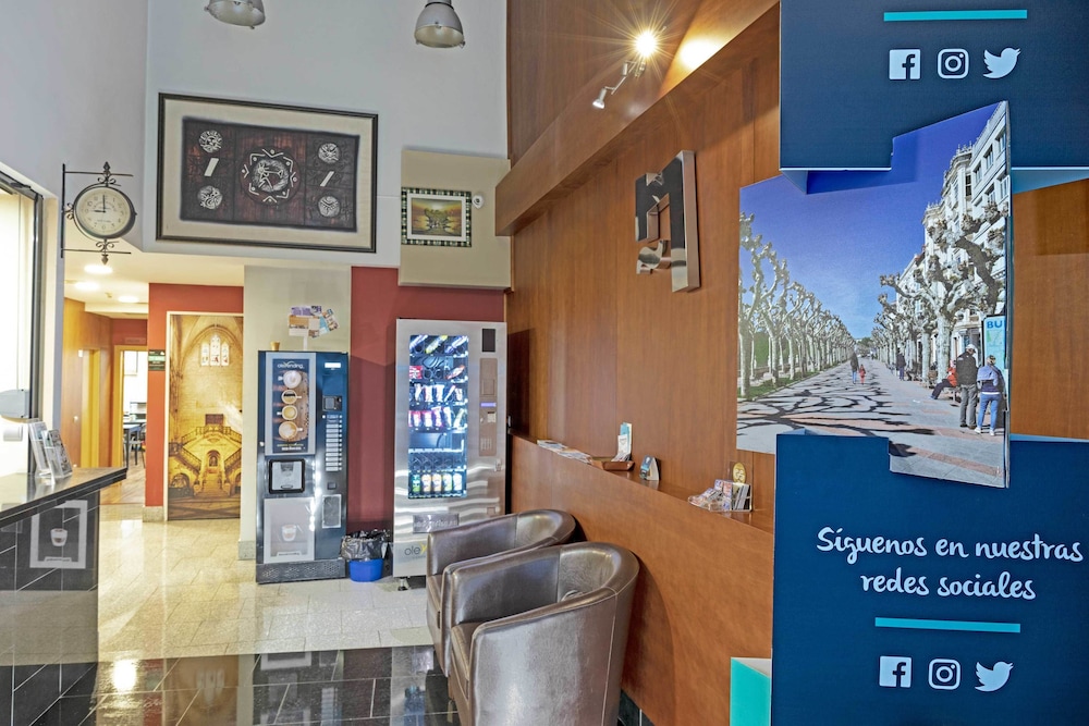 Lobby & Reception
