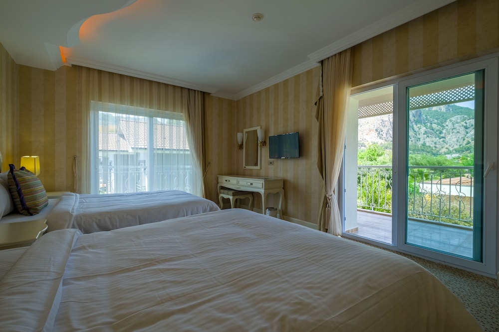 Grand Göcek Hotel - Image 12