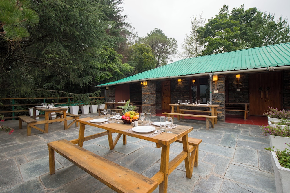 Alaya Stays Suro Woodbine Chalet Cottage