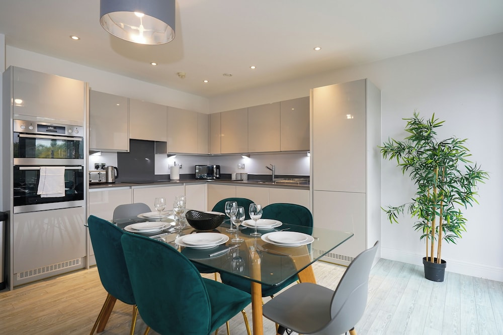 Serenity by the Water 3 bedroom London