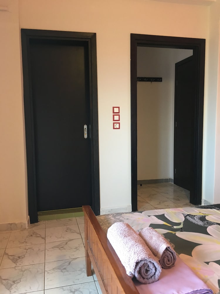 Spiros rooms