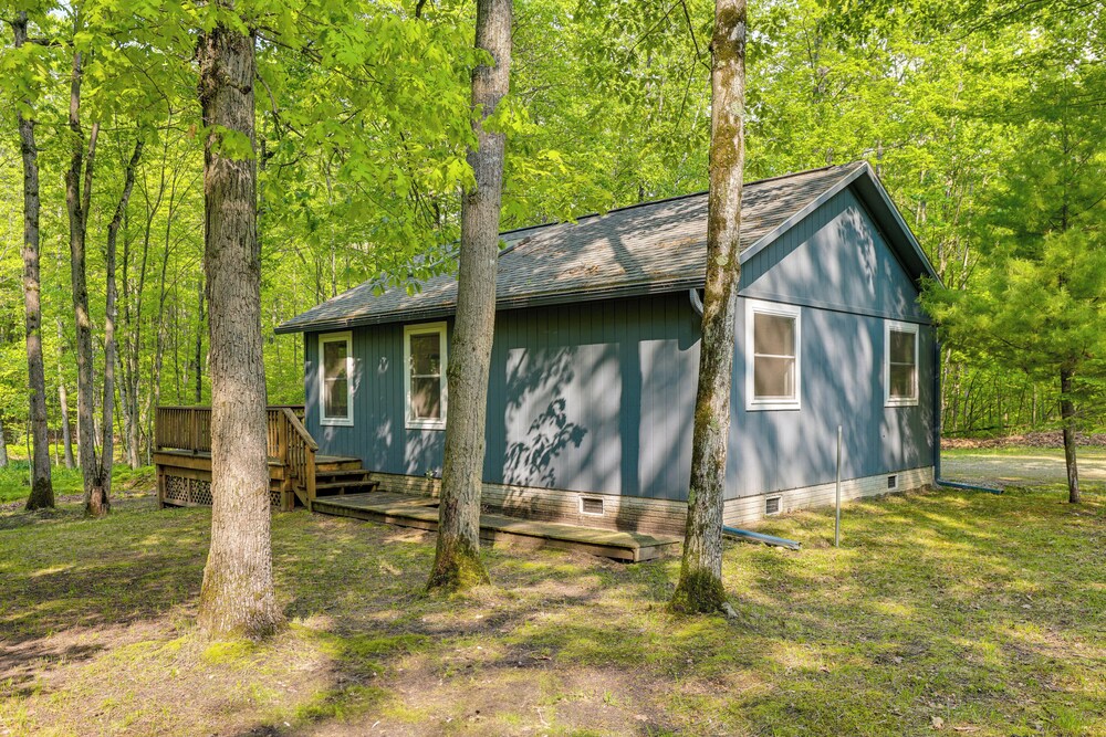 Wooded Country Home w/ Spacious Deck in Farwell!