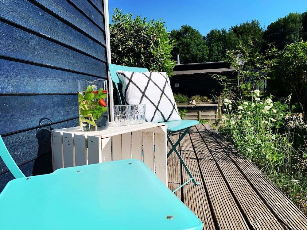 Lovely Holiday Home in Dummer Near Lake