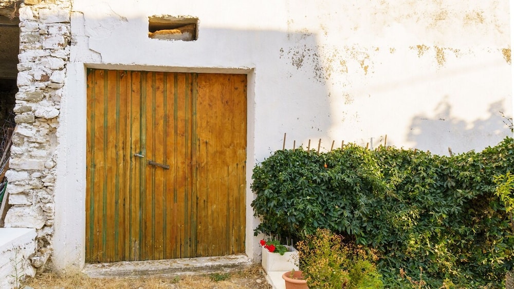 Emphasis Traditional House