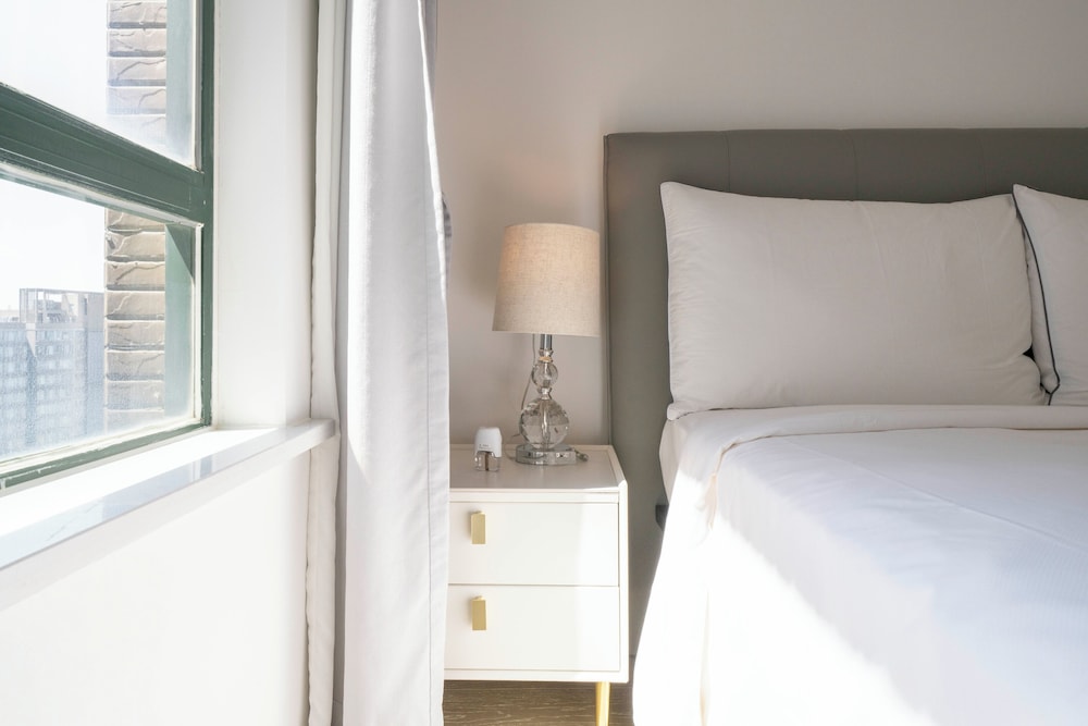 Tyms Elegant 4BR 2BA Apt Xujiahui Malls