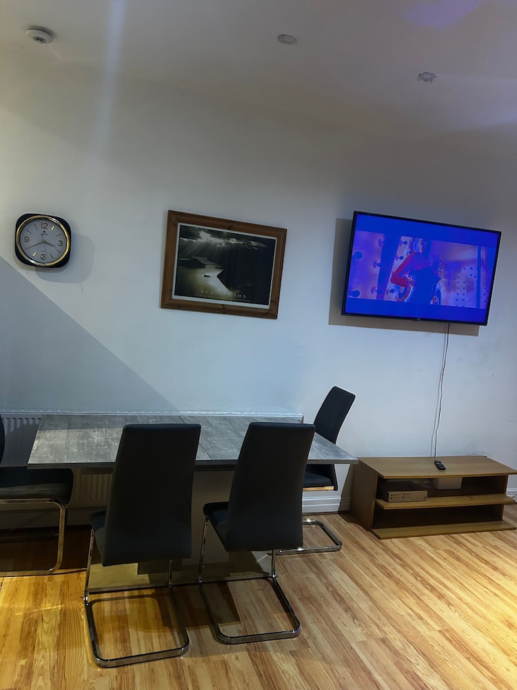 Stunning 4bedrooms Flat