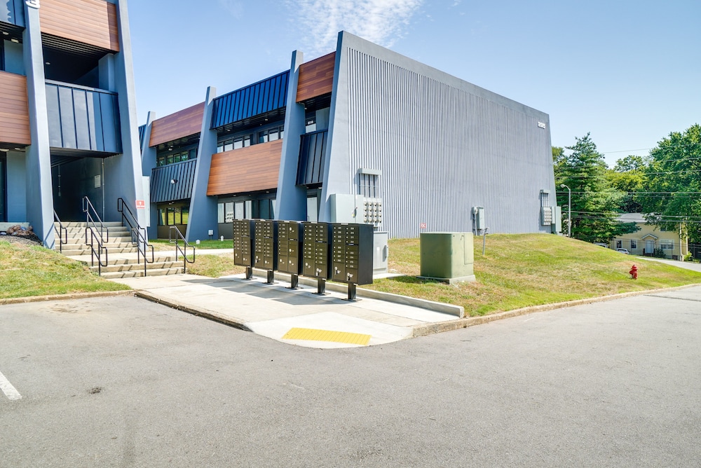 Modern Nashville Studio 5 Mi to Downtown! - Property Image 7