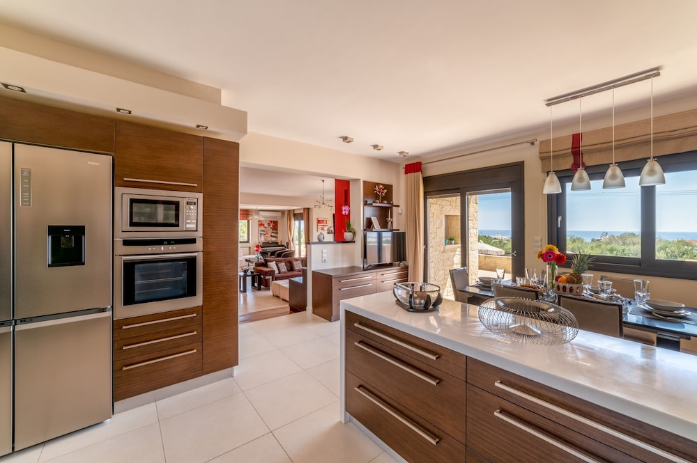Villa Zoe - With 72m Pool