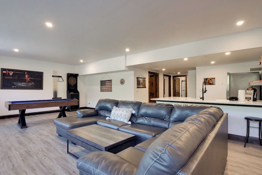 Aspen Grove Views: Spacious Duplex 5 Mi to Breck