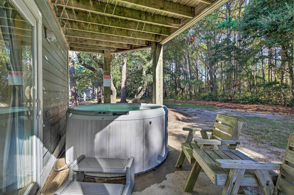 Coastal Home w/ Community Pool < 2 Miles to Beach!