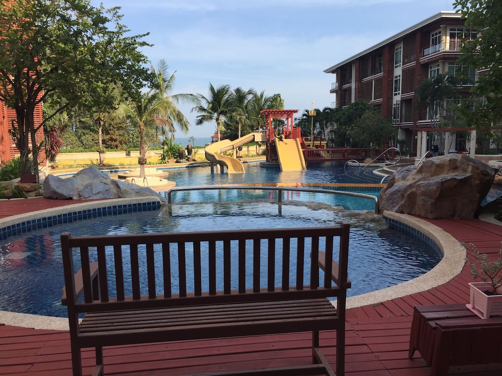 Beachfront Family Penthouse Hua Hin