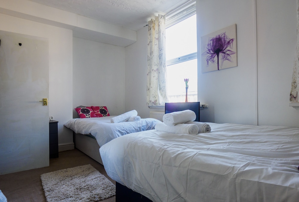 WoodHus Lodge Cosy Large Family Room 4