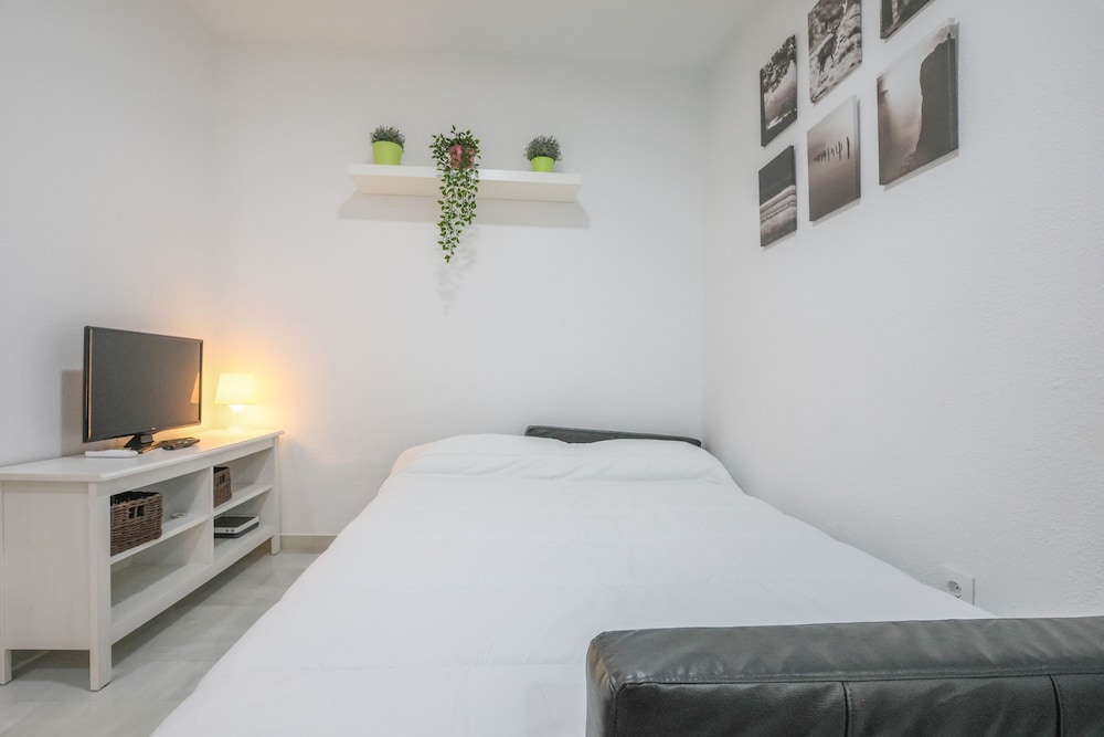 Divina in Sevilla With 1 Bedrooms and 1 Bathrooms